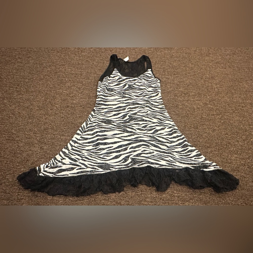 EUC Emerald Zebra Print Dress with Black Lace Trim Sz S